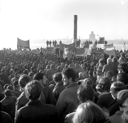 Unions Meet at Pierhead 1